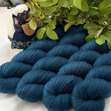 Load image into Gallery viewer, Franklin Yummy Fingering