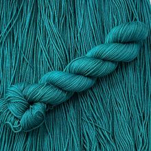 Load image into Gallery viewer, Teally nice green