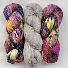 Load image into Gallery viewer, Orienta Shawl kits