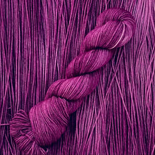 Load image into Gallery viewer, Plum
