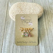 Load image into Gallery viewer, Rose Garden Granny Gold Medium