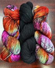 Load image into Gallery viewer, Orienta Shawl kits