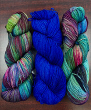 Load image into Gallery viewer, Orienta Shawl kits