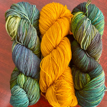 Load image into Gallery viewer, Misterio & Frank Ochre