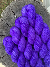 Load image into Gallery viewer, dear prudence