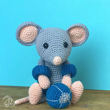 Load image into Gallery viewer, Eddy mouse crochet
