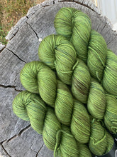 Load image into Gallery viewer, green river