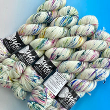 Load image into Gallery viewer, Night at the Opera