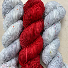 Load image into Gallery viewer, Roses in the rain-chilli Pepper