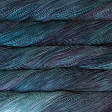 Load image into Gallery viewer, 725 Kris