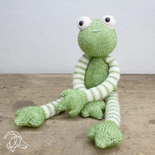 Load image into Gallery viewer, Tinus Frog knit
