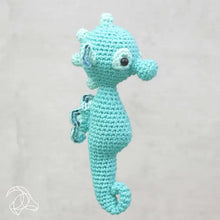 Load image into Gallery viewer, Molly seahorse crochet
