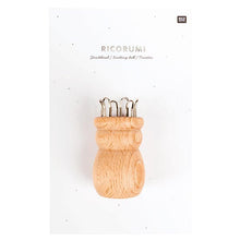 Load image into Gallery viewer, knitting doll