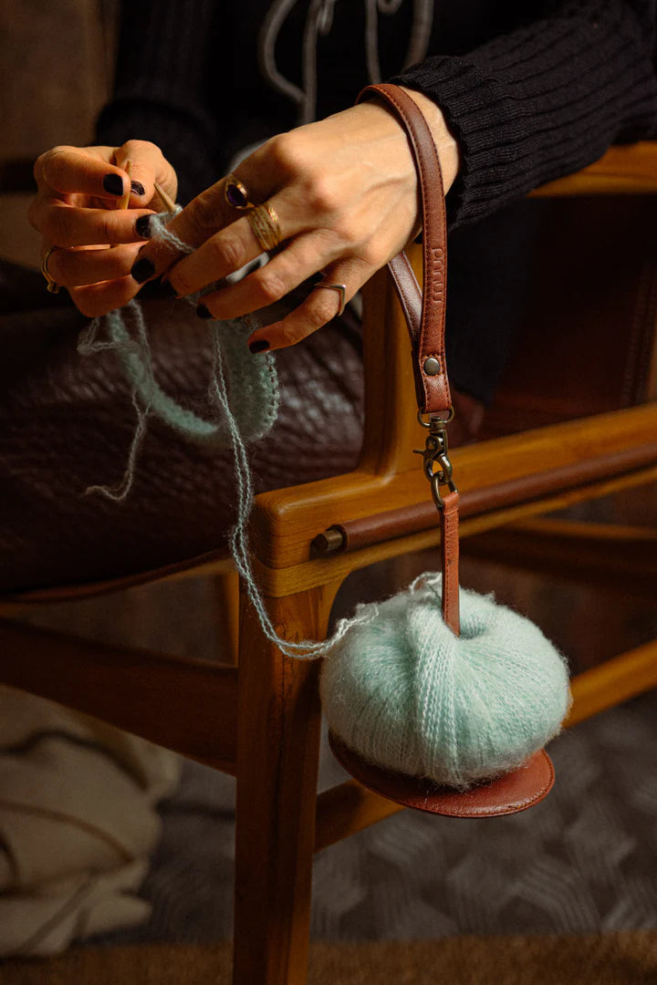 Gyrit Yarn Holder