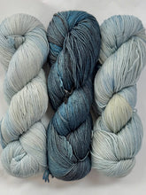 Load image into Gallery viewer, Orienta Shawl kits
