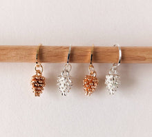 Load image into Gallery viewer, Pine cones