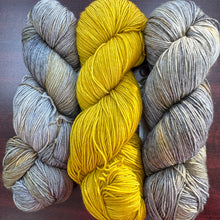 Load image into Gallery viewer, Land of Oz &amp; Frank Ochre
