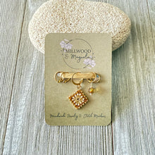 Load image into Gallery viewer, Amber Granny Gold Medium
