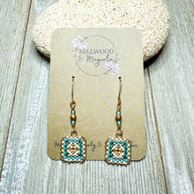 Load image into Gallery viewer, Sky Blue Medium Granny Gold
