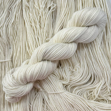 Load image into Gallery viewer, Marshmallow