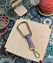 Load image into Gallery viewer, Minder Clip Iridescent