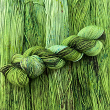 Load image into Gallery viewer, Grenouille
