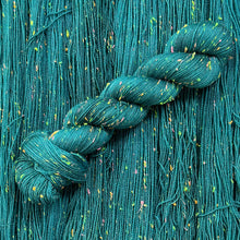 Load image into Gallery viewer, Teally Nice Green