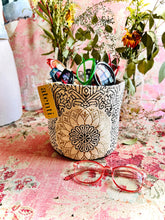 Load image into Gallery viewer, Mandala Tiny Tucker