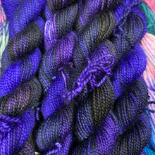 Load image into Gallery viewer, Purple Longtail Comet mini