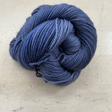 Load image into Gallery viewer, denim jeans