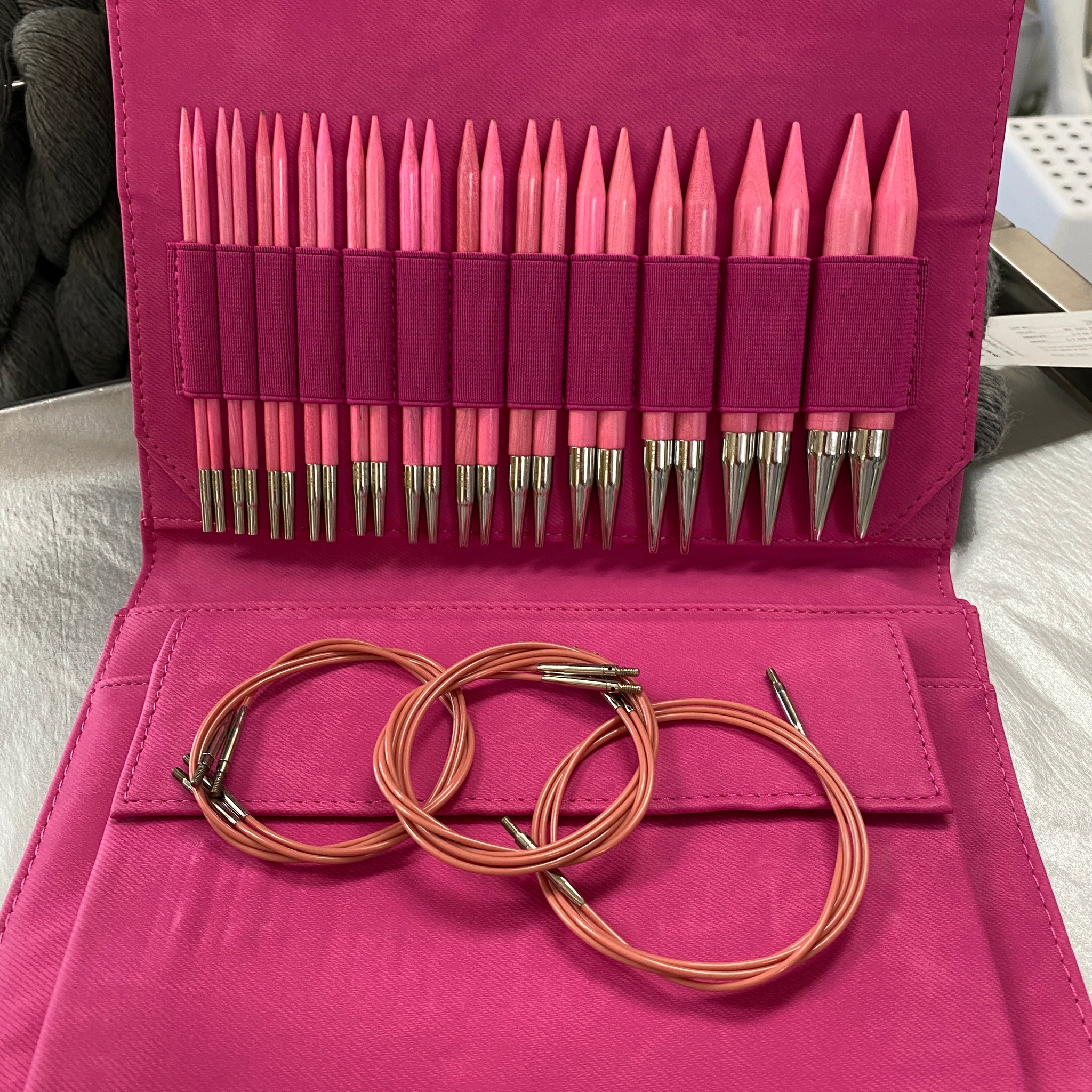 Lykke Blush 5 Interchangeable Circular Needle Set, Fuchsia Basketweave  Case – Wool and Company