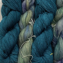 Load image into Gallery viewer, teal feather &amp; indiecita
