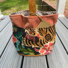Load image into Gallery viewer, Tall cady le tigre