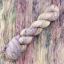 Load image into Gallery viewer, Lilac Garden