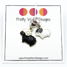 Load image into Gallery viewer, Black & White Sheep Pair (2)